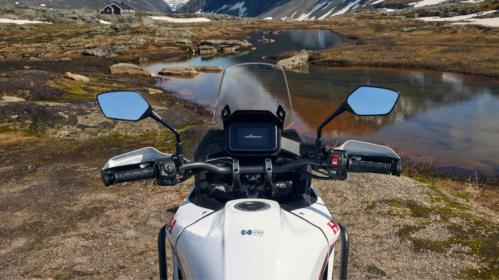 Honda XL750 Transalp, vista frontal
